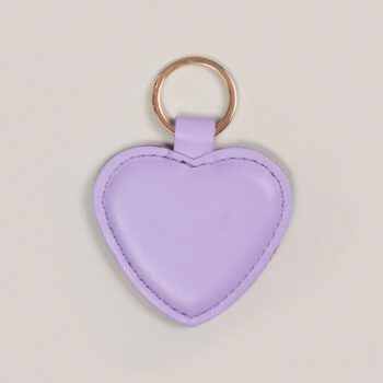 Fioletowy brelok w kształcie serca
